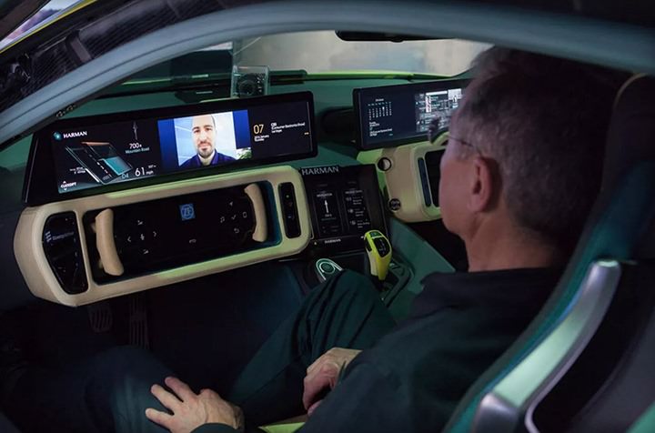 Harman-To-put-the-car-Office-365-2